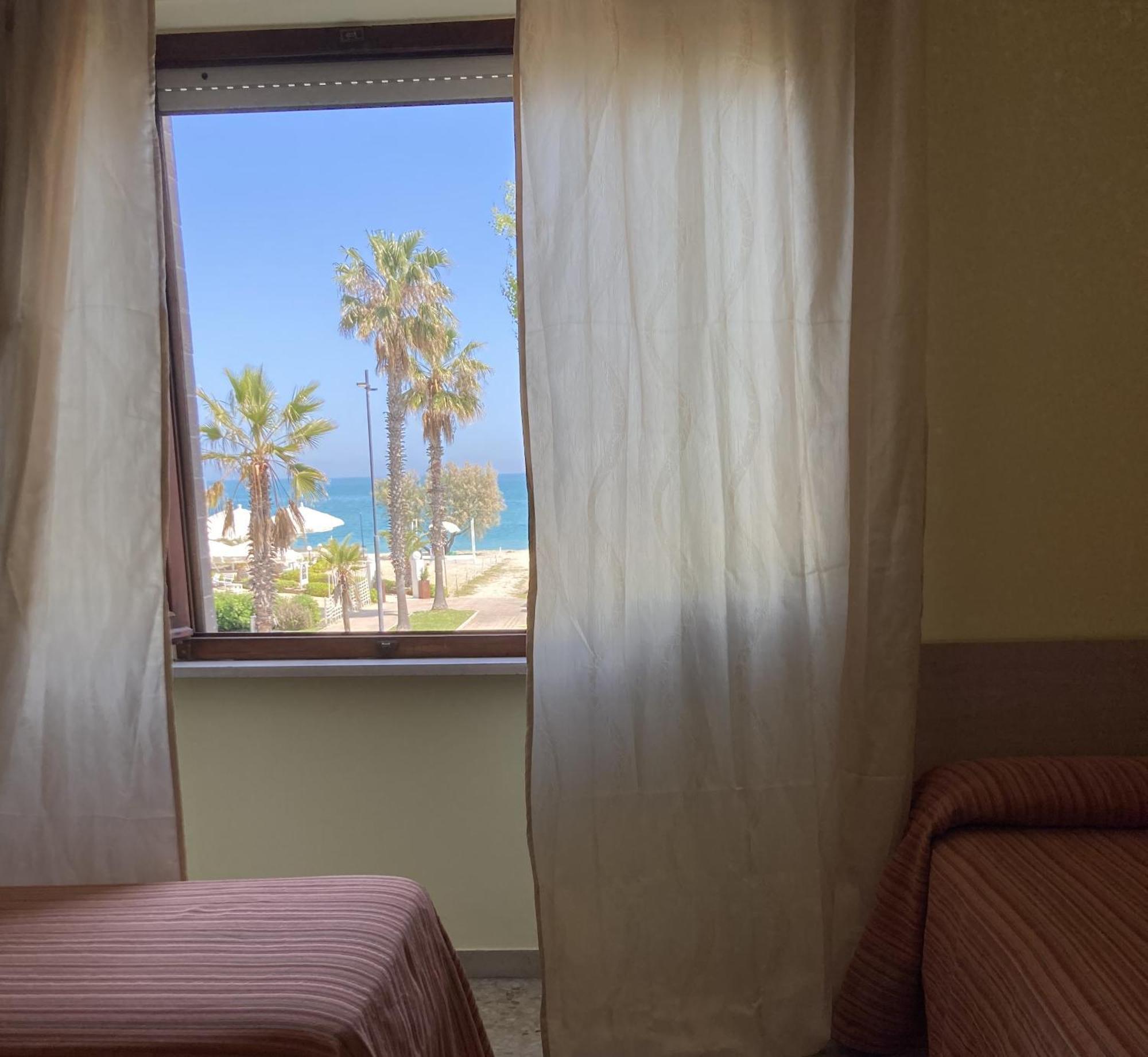 Hotel Promenade Porto SantʼElpidio Exterior foto